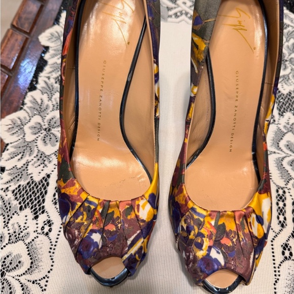 Colorful Women's Heels - Picture 3 of 16